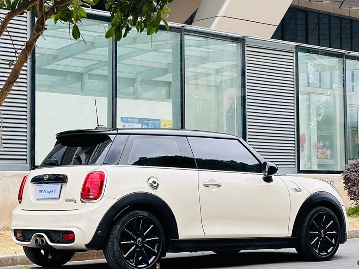 MINI CLUBMAN  2018款 2.0T COOPER S 經(jīng)典派圖片