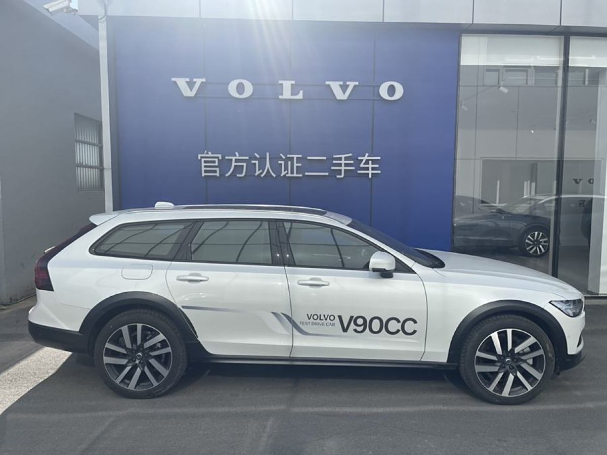 沃爾沃 V90  2024款 Cross Country B5 AWD 智尊版圖片