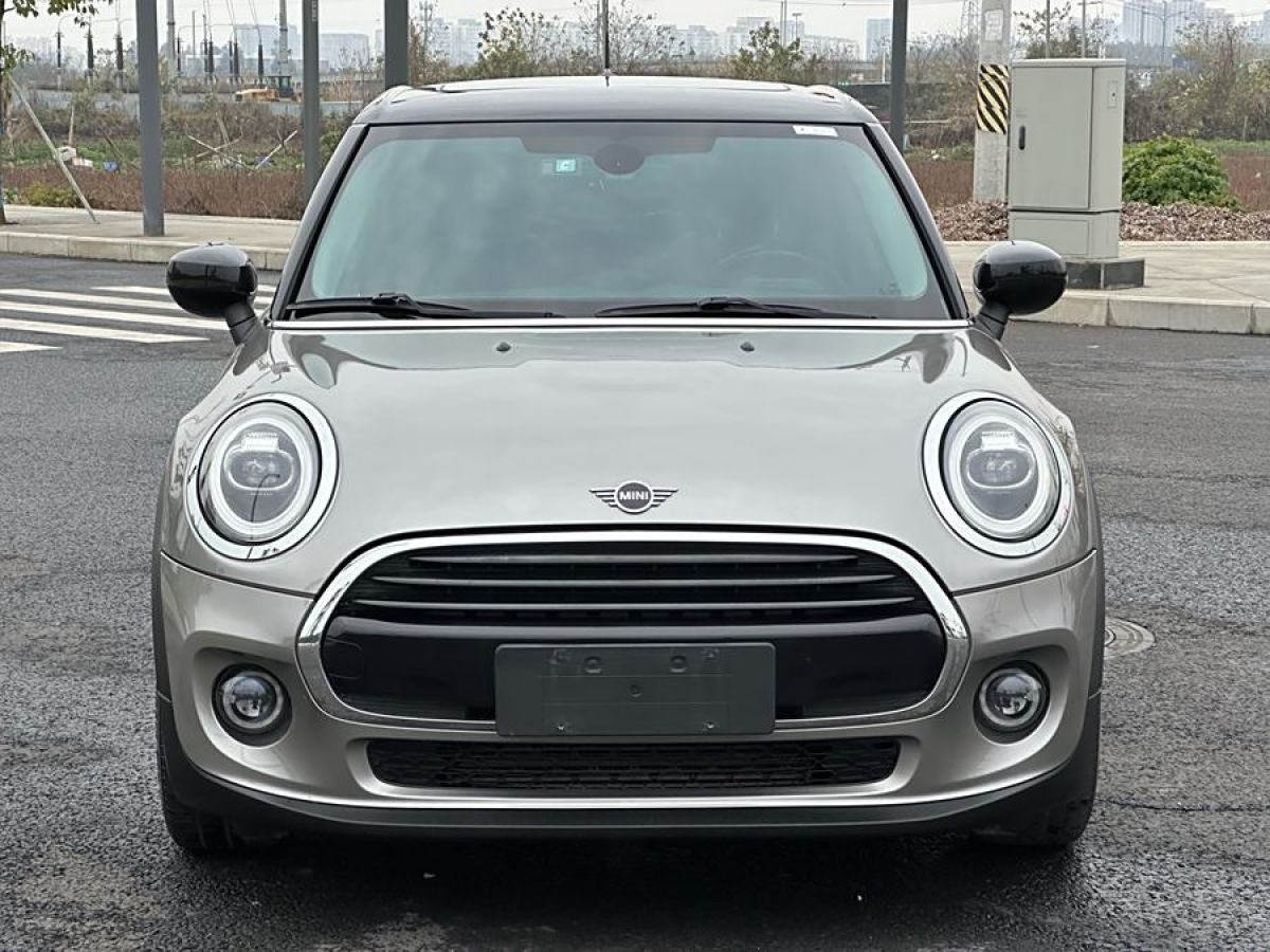 MINI MINI  2020款 1.5T COOPER 經(jīng)典派 五門(mén)版圖片