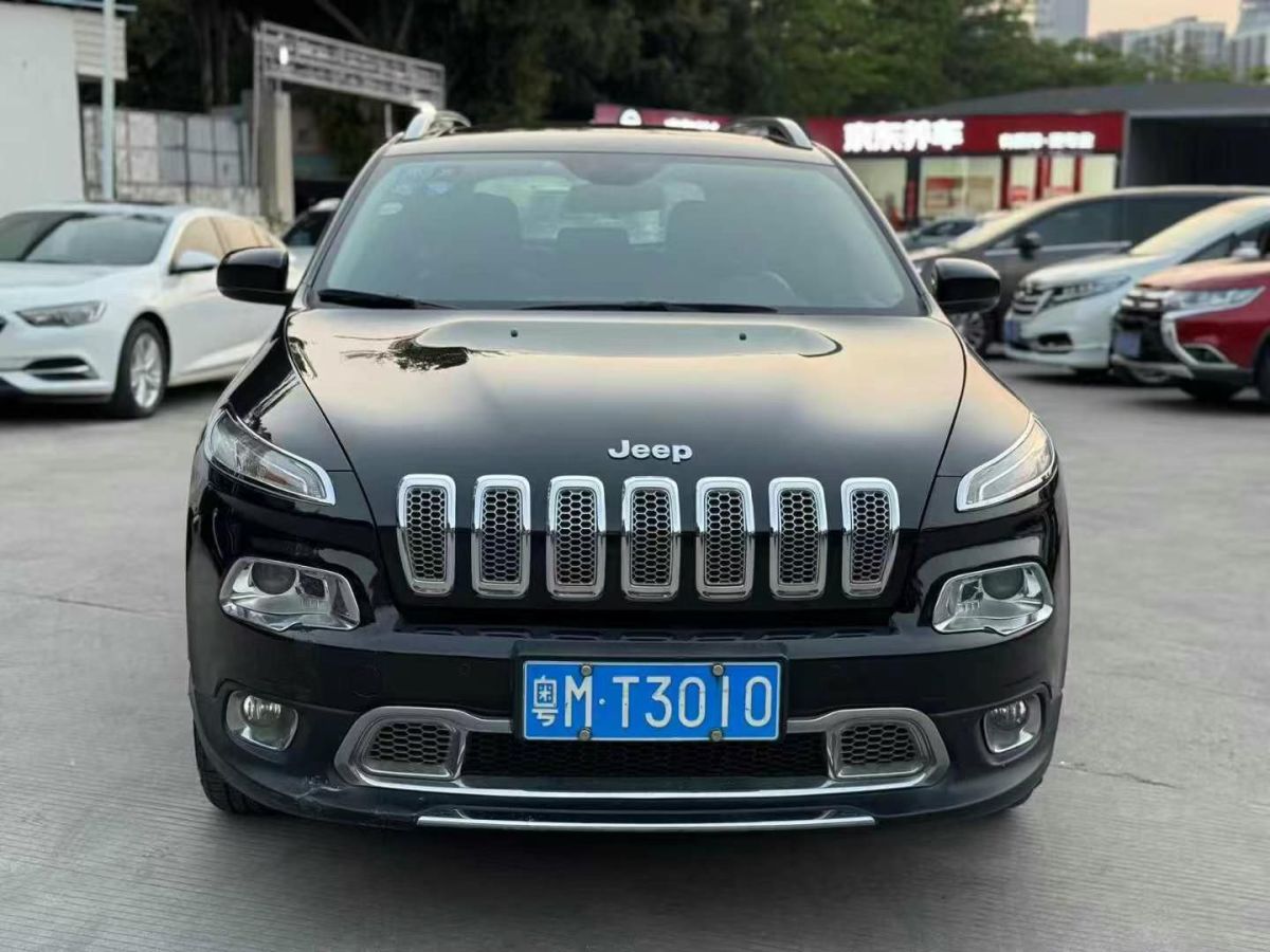 Jeep 自由光  2017款 2.0L 優(yōu)越版圖片