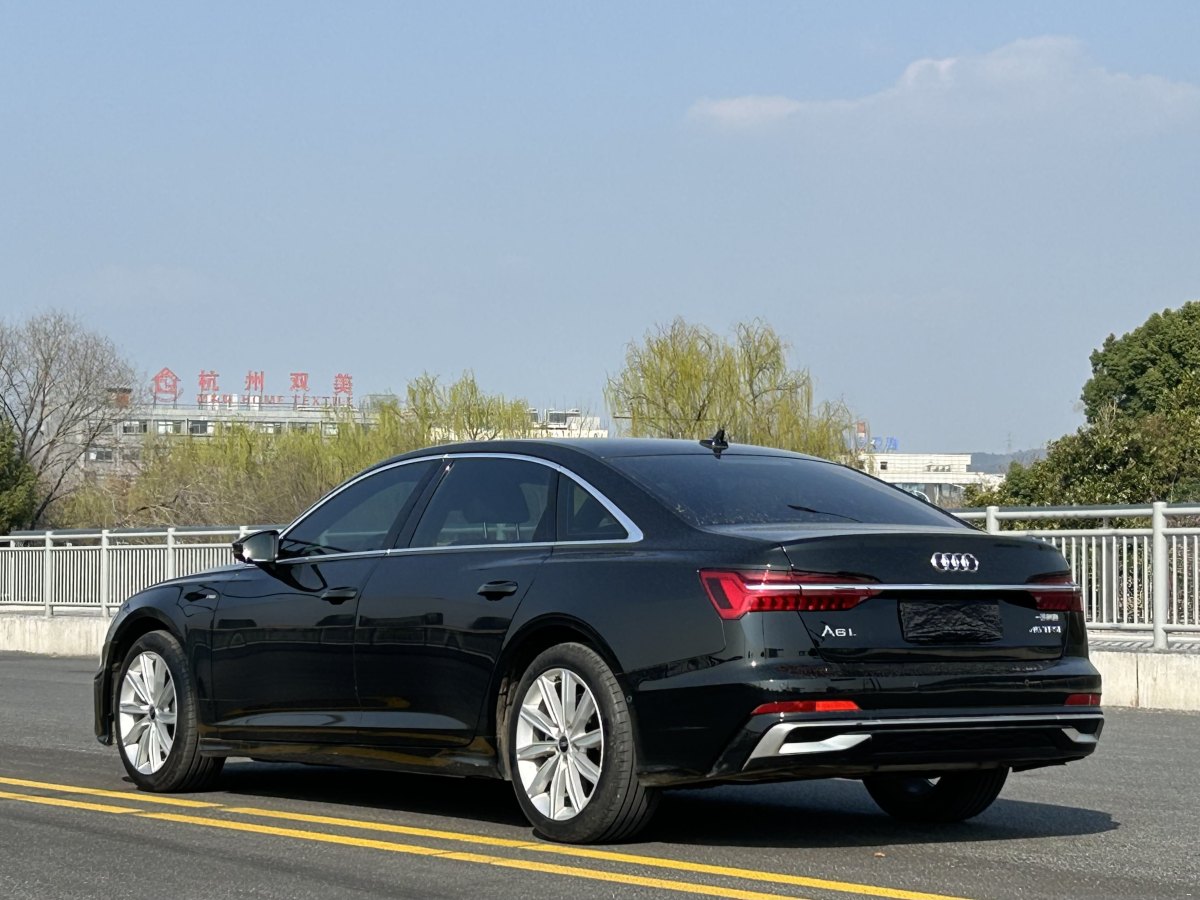 奧迪 奧迪A6L  2023款 改款 45 TFSI 臻選動感型圖片