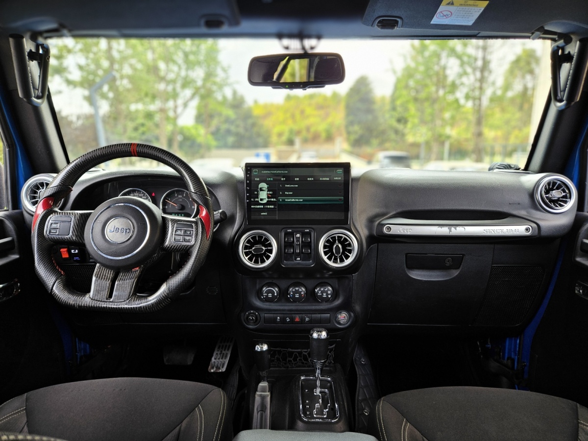 Jeep 牧馬人  2015款 2.8TD Sahara 四門版圖片