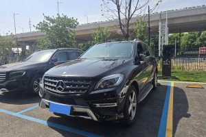 奔馳M級(jí) 奔馳 ML 400 4MATIC動(dòng)感型