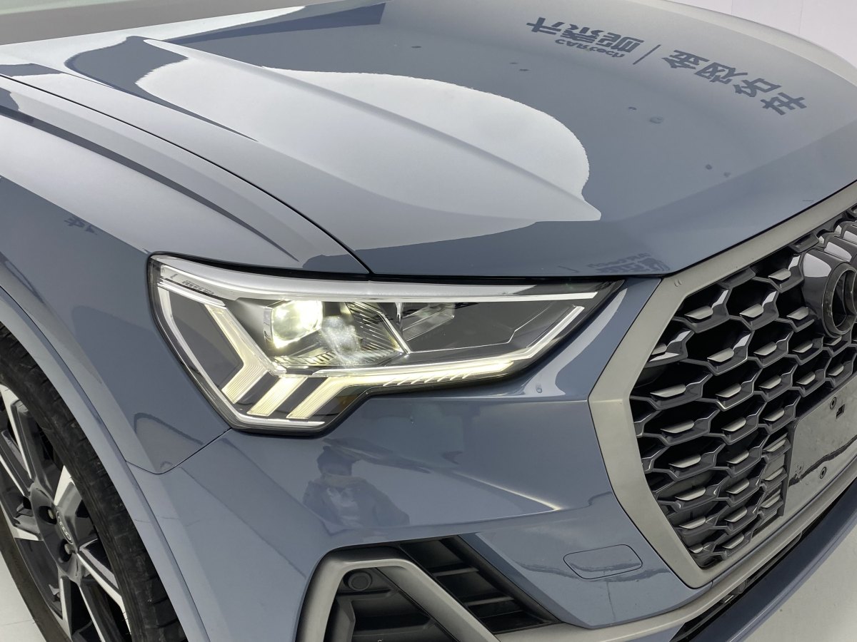 2022年2月奧迪 奧迪Q3  2022款 40 TFSI RS套件燃速型