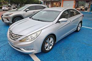 索纳塔 现代 2.0L 自动领先版