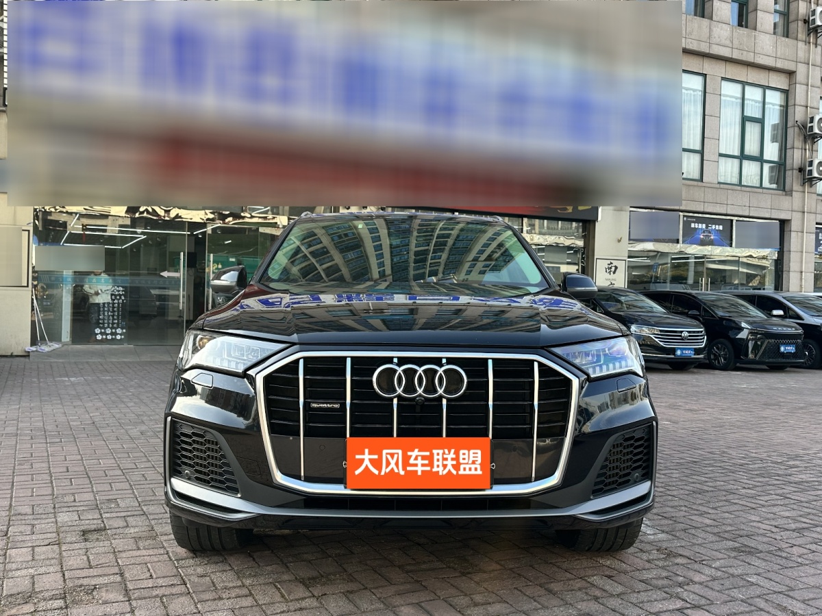 奧迪 奧迪Q7  2024款 55 TFSI quattro S line運(yùn)動(dòng)型圖片