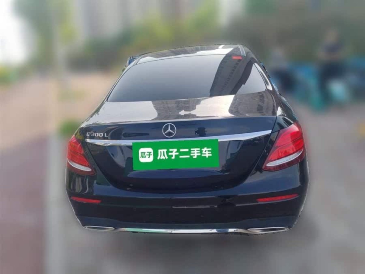 奔馳 奔馳E級(jí)  2020款 改款 E 300 L 運(yùn)動(dòng)時(shí)尚型圖片
