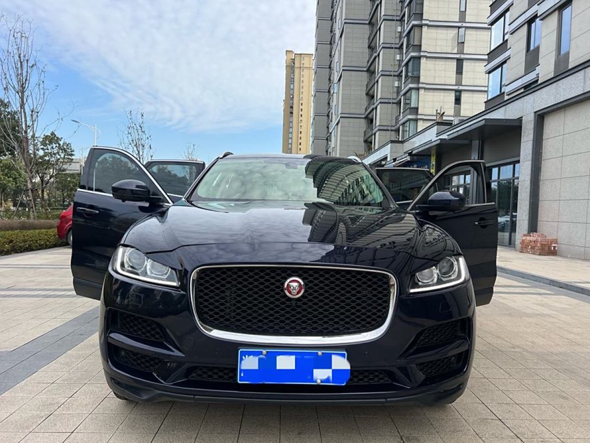 捷豹 F-PACE  2016款 2.0T 兩驅(qū)R-Sport運(yùn)動版圖片