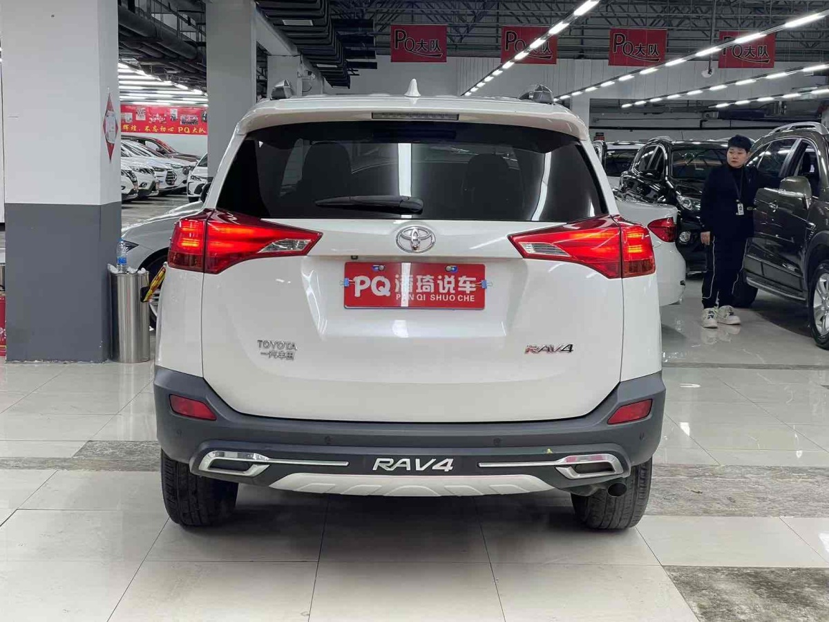 豐田 RAV4  2018款 榮放 2.0L CVT兩驅(qū)風(fēng)尚版圖片