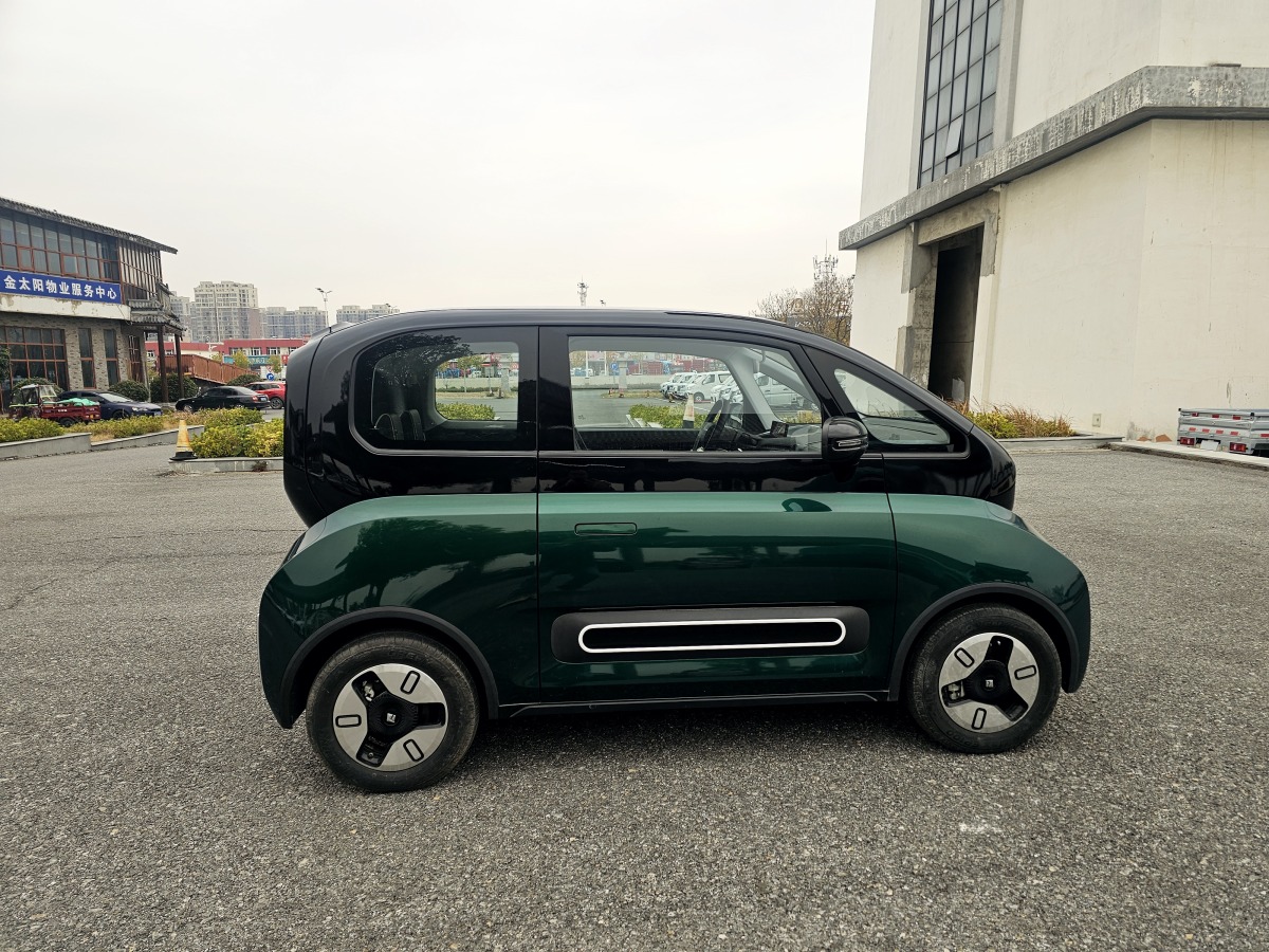 寶駿 寶駿KiWi EV  2022款 設(shè)計師輕享版 三元鋰圖片