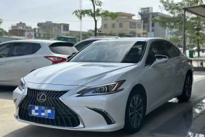 ES 雷克薩斯 200 卓越版