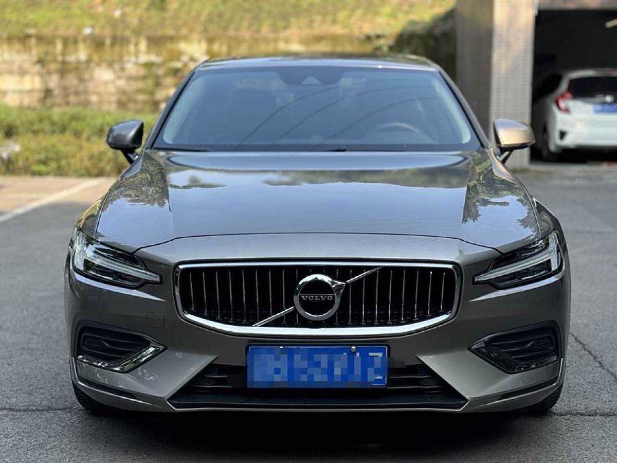 沃爾沃 S60L  2021款 T4 智逸豪華版圖片