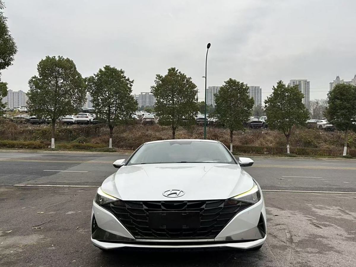 現(xiàn)代 伊蘭特  2022款 1.5L CVT LUX尊貴版圖片