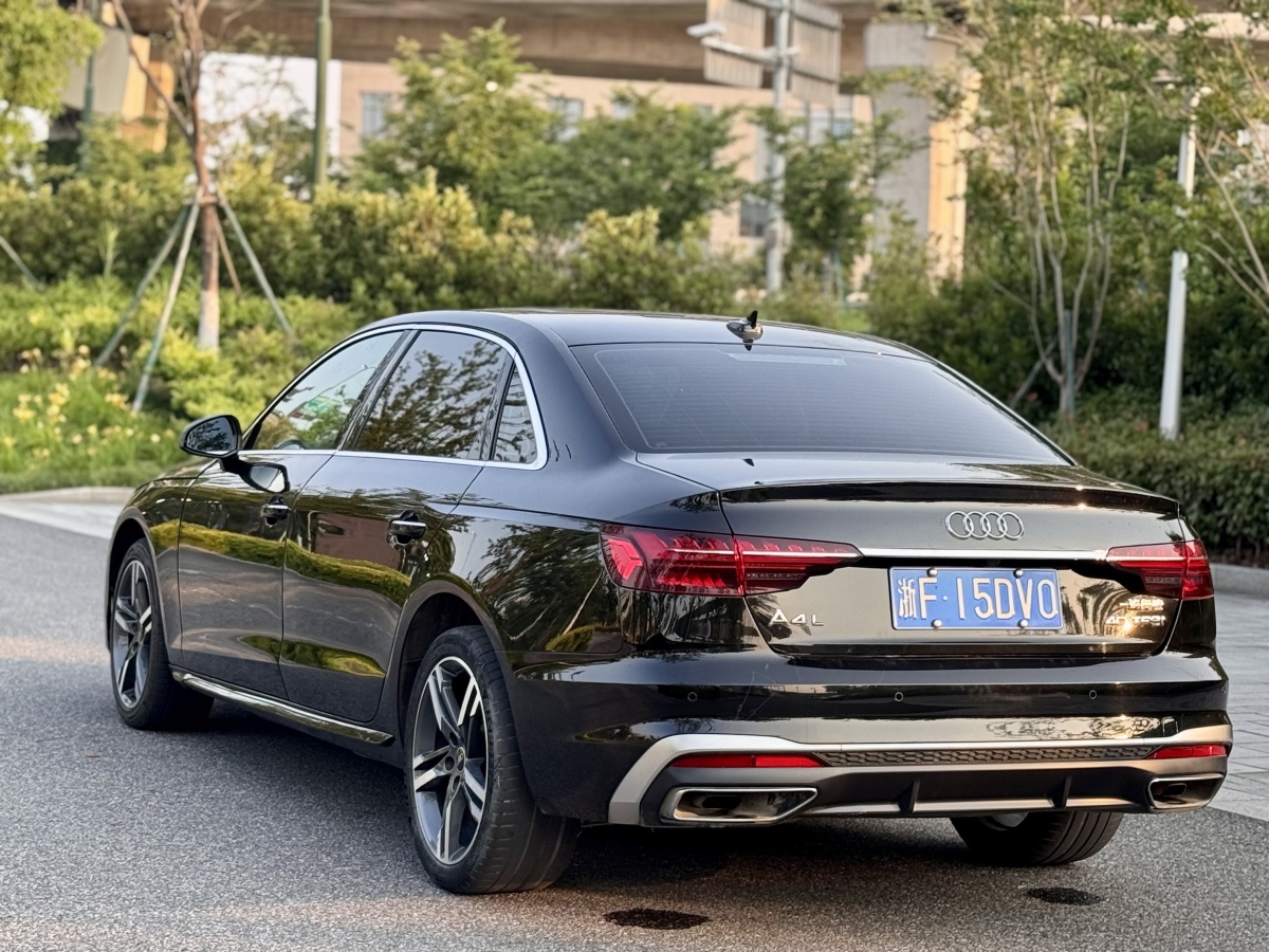 奧迪 奧迪A4L  2022款 40 TFSI 豪華動感型圖片