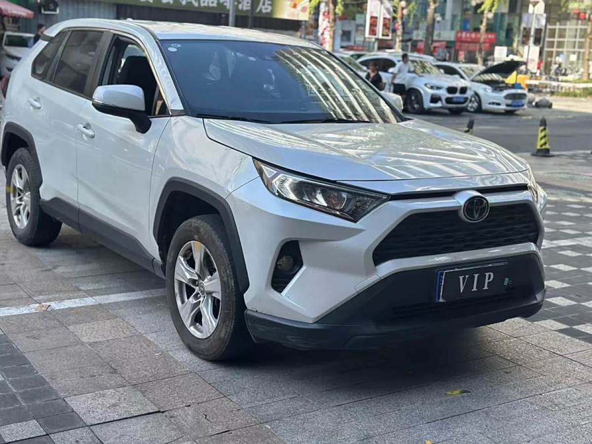 2021年9月豐田 RAV4榮放  2021款 2.0L CVT兩驅(qū)都市版