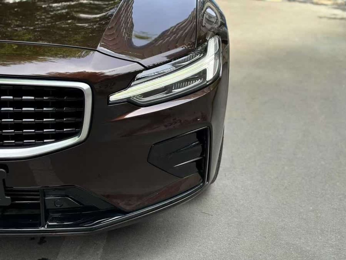 沃爾沃 S60L  2020款 T4 智遠(yuǎn)豪華版圖片
