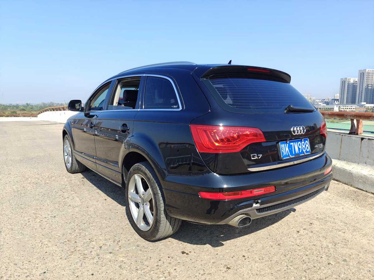 2013年10月奧迪 奧迪Q7  2014款 40 TFSI 運(yùn)動型