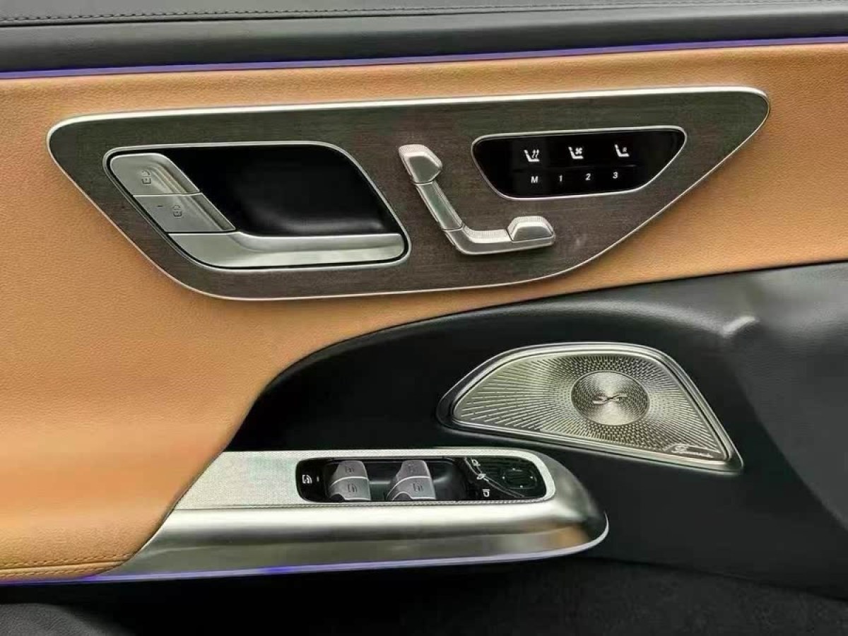 奔馳 奔馳E級(jí)  2024款 E 300 L 豪華型圖片