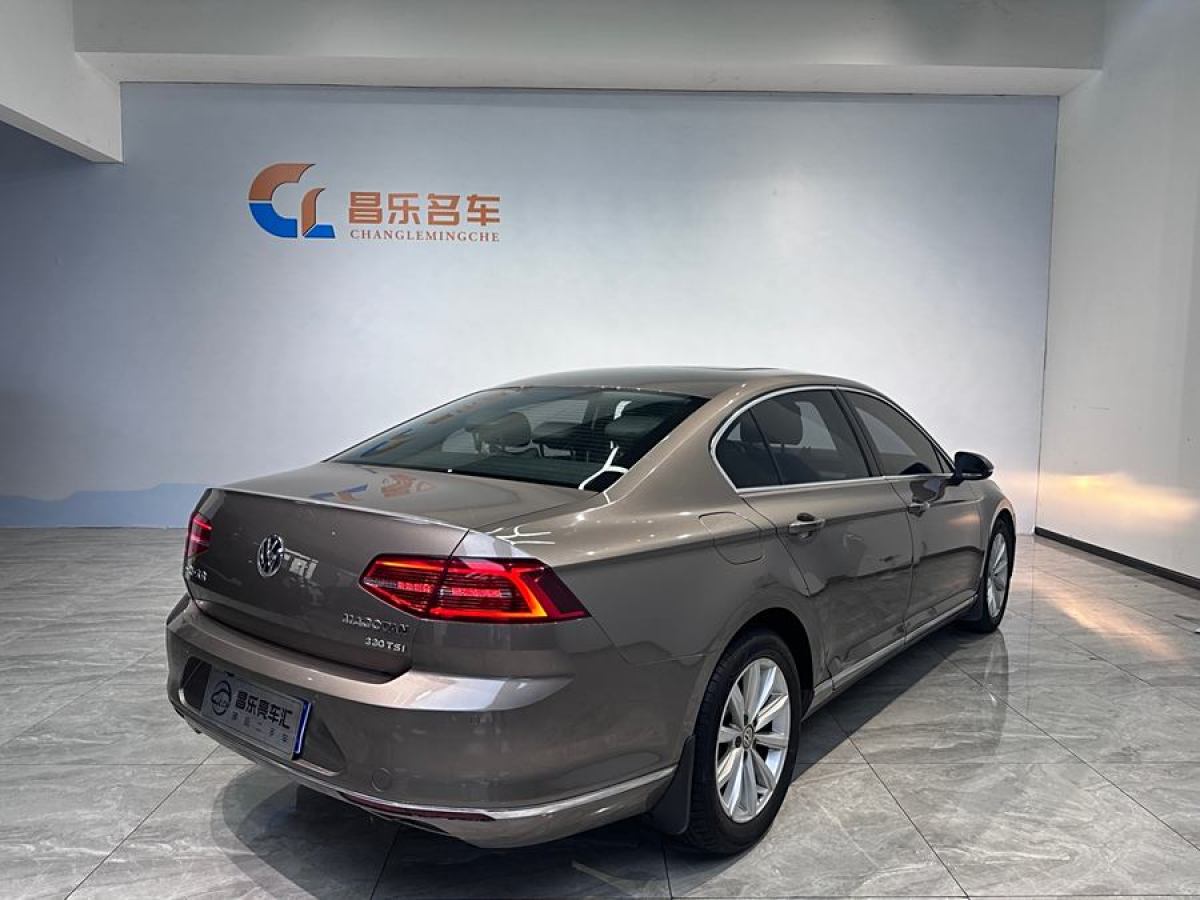 大眾 邁騰  2018款 330TSI DSG 領(lǐng)先型圖片