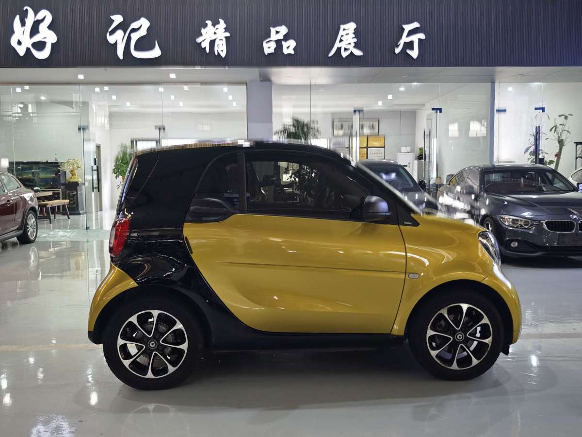 smart fortwo  2017款 1.0L 52千瓦硬頂摯愛(ài)特別版圖片