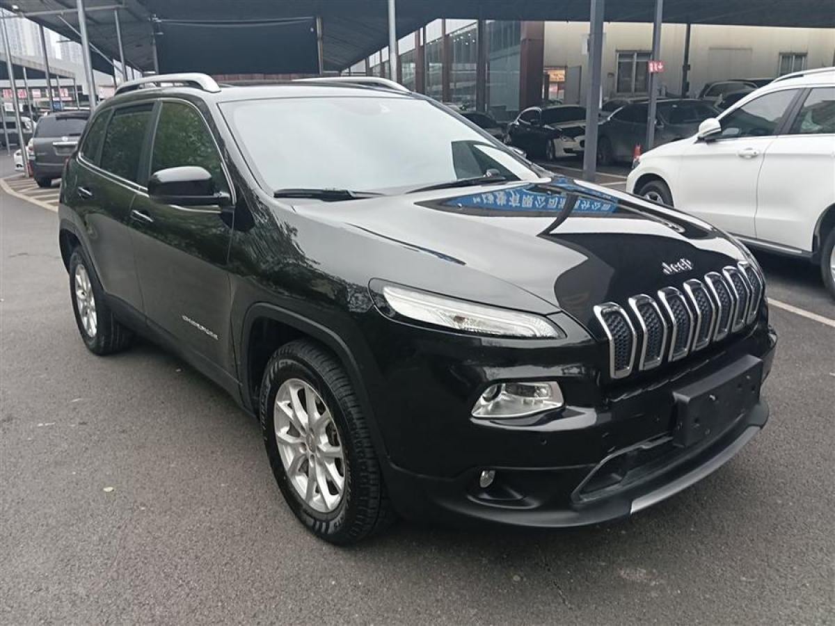 Jeep 自由光  2016款 2.4L 專業(yè)版圖片