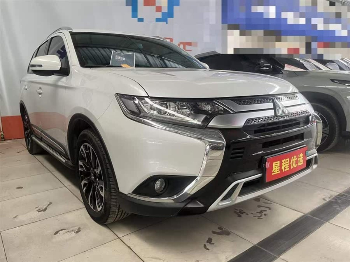 三菱 歐藍德  2019款 2.0L 兩驅(qū)暢享版 7座 國VI圖片