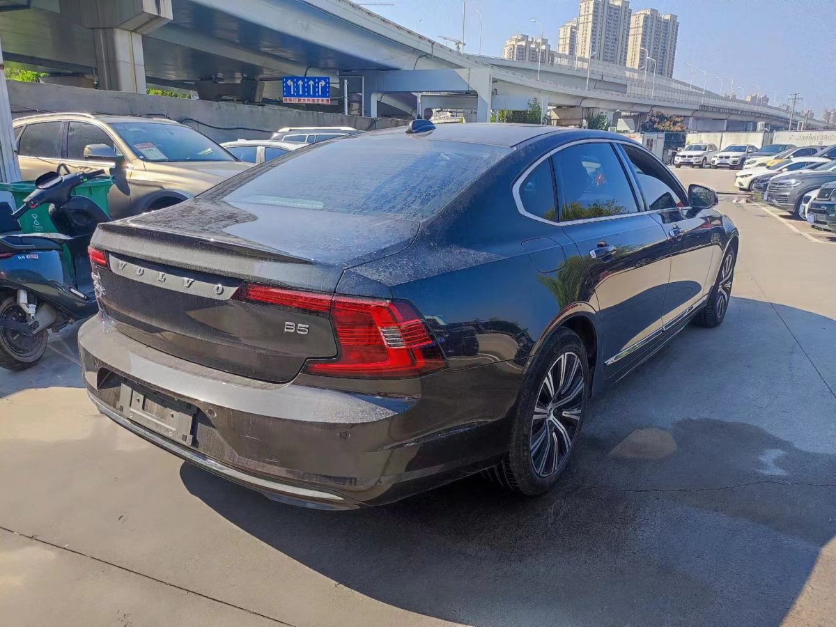 沃爾沃 S90  2022款 B5 智逸豪華版圖片