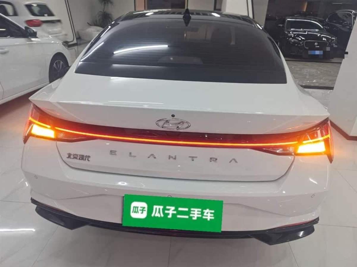 現(xiàn)代 伊蘭特  2022款 1.5L CVT LUX尊貴版圖片