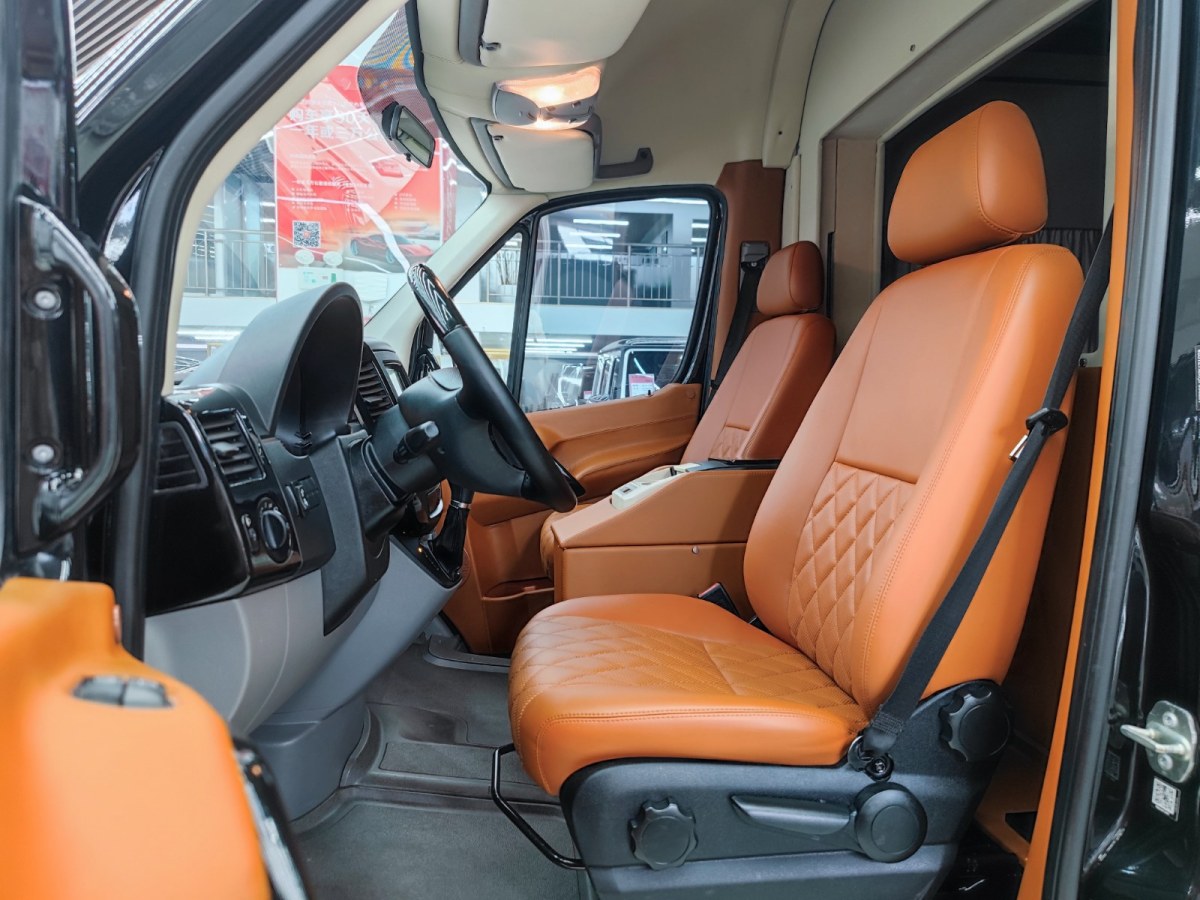 奔驰 Sprinter 2017款 3.5L 豪华订制版图片