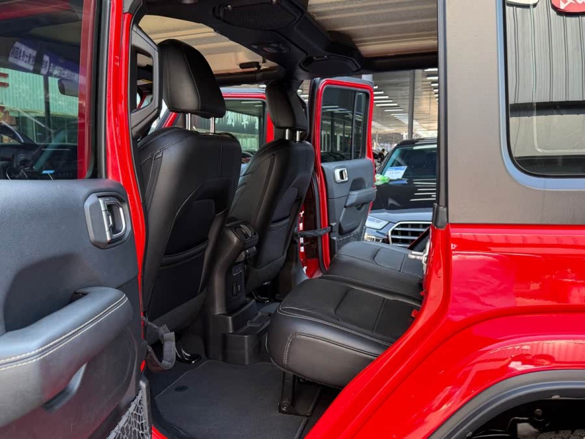 Jeep 牧馬人  2019款 2.0T Sahara 四門版 國(guó)VI圖片