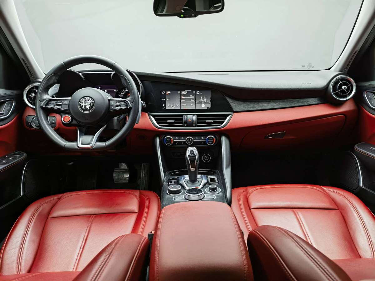 阿尔法·罗密欧 Giulia  2021款 2.0T 280HP 豪华版图片