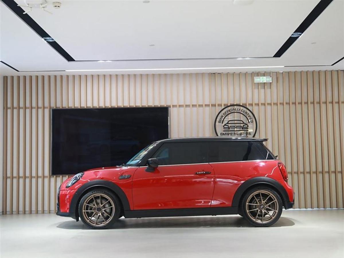 MINI MINI  2023款 改款 2.0T COOPER S 藝術(shù)家圖片