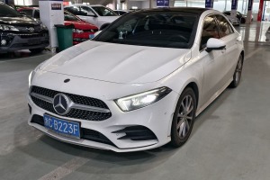 奔馳A級(jí) 奔馳 改款 A 200 L 運(yùn)動(dòng)轎車動(dòng)感型