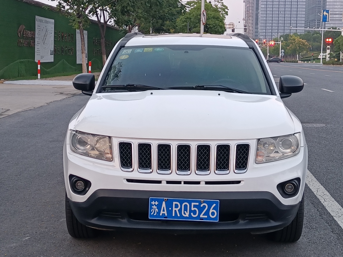 Jeep 指南者  2013款 2.4L 四驅(qū)運動版圖片