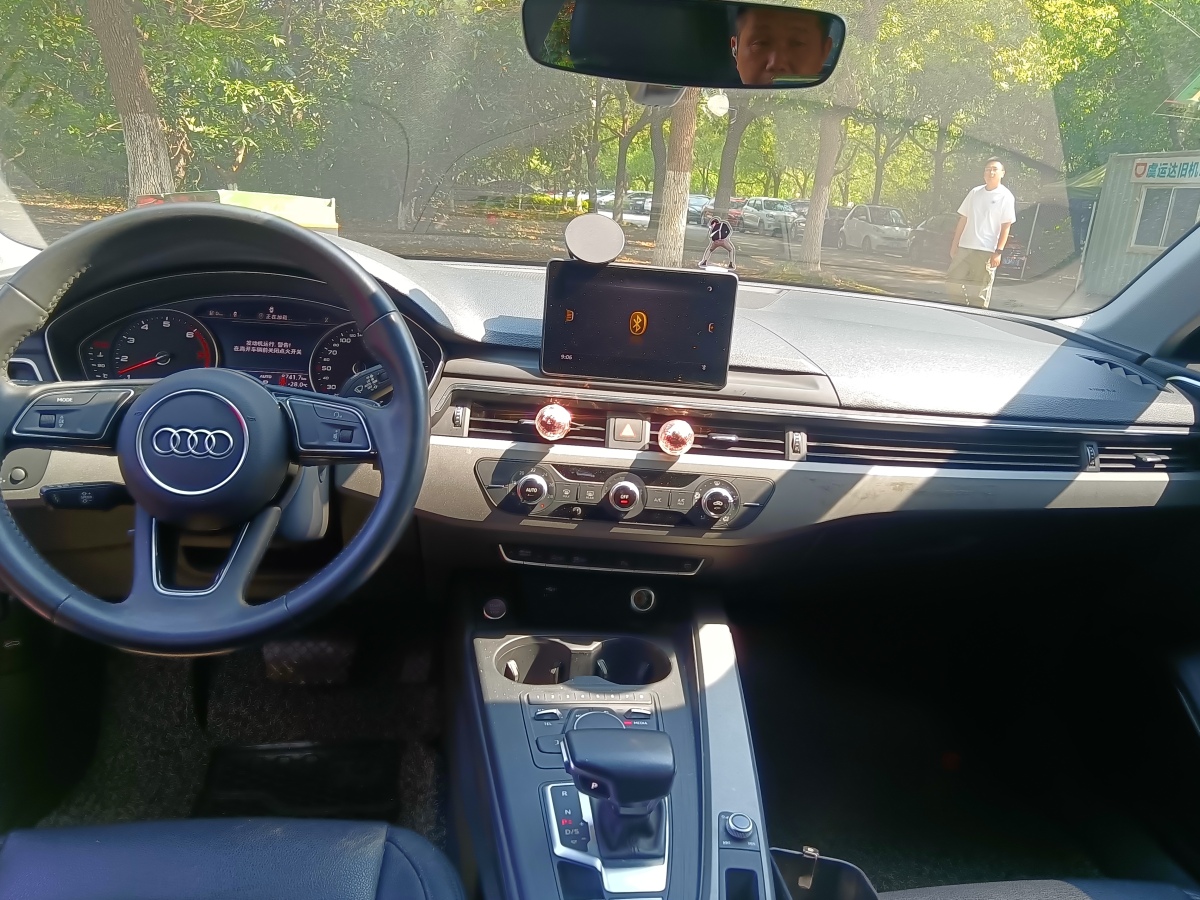 奧迪 奧迪A4L  2019款 40 TFSI 進(jìn)取型 國(guó)VI圖片