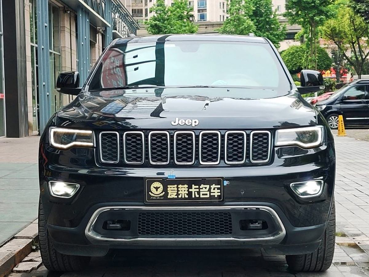 2018年2月Jeep 大切諾基  2017款 3.0L 舒享導(dǎo)航版