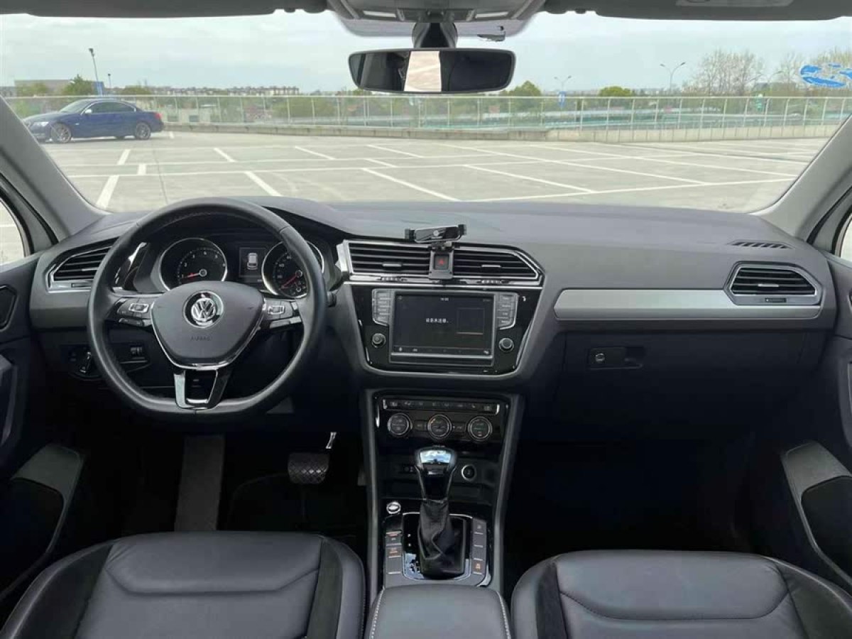 大眾 途觀L  2017款 330TSI 自動兩驅(qū)豪華版圖片