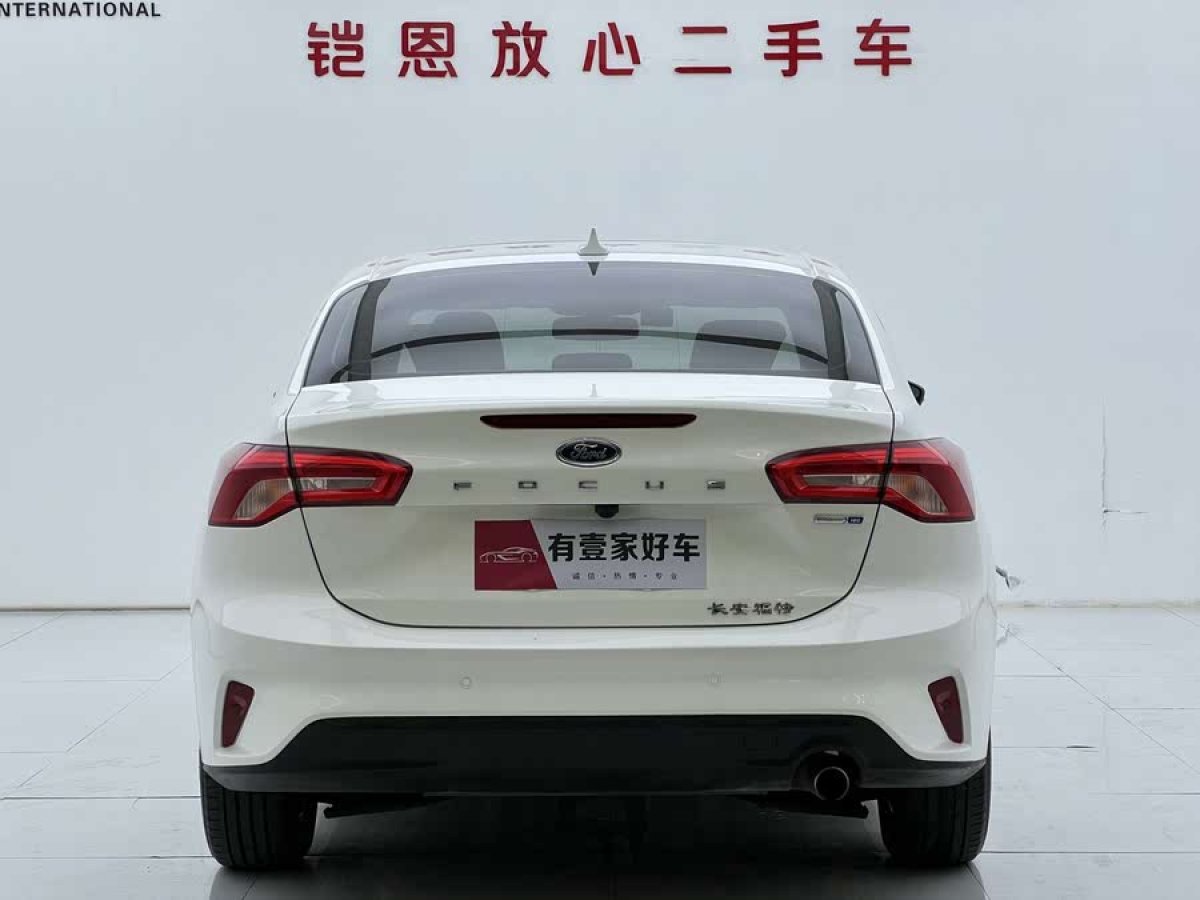 福特 福克斯  2019款 三廂 EcoBoost 180 自動(dòng)鋒潮型圖片