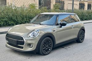 MINI MINI 1.5T COOPER 經(jīng)典派 三門(mén)絕色版