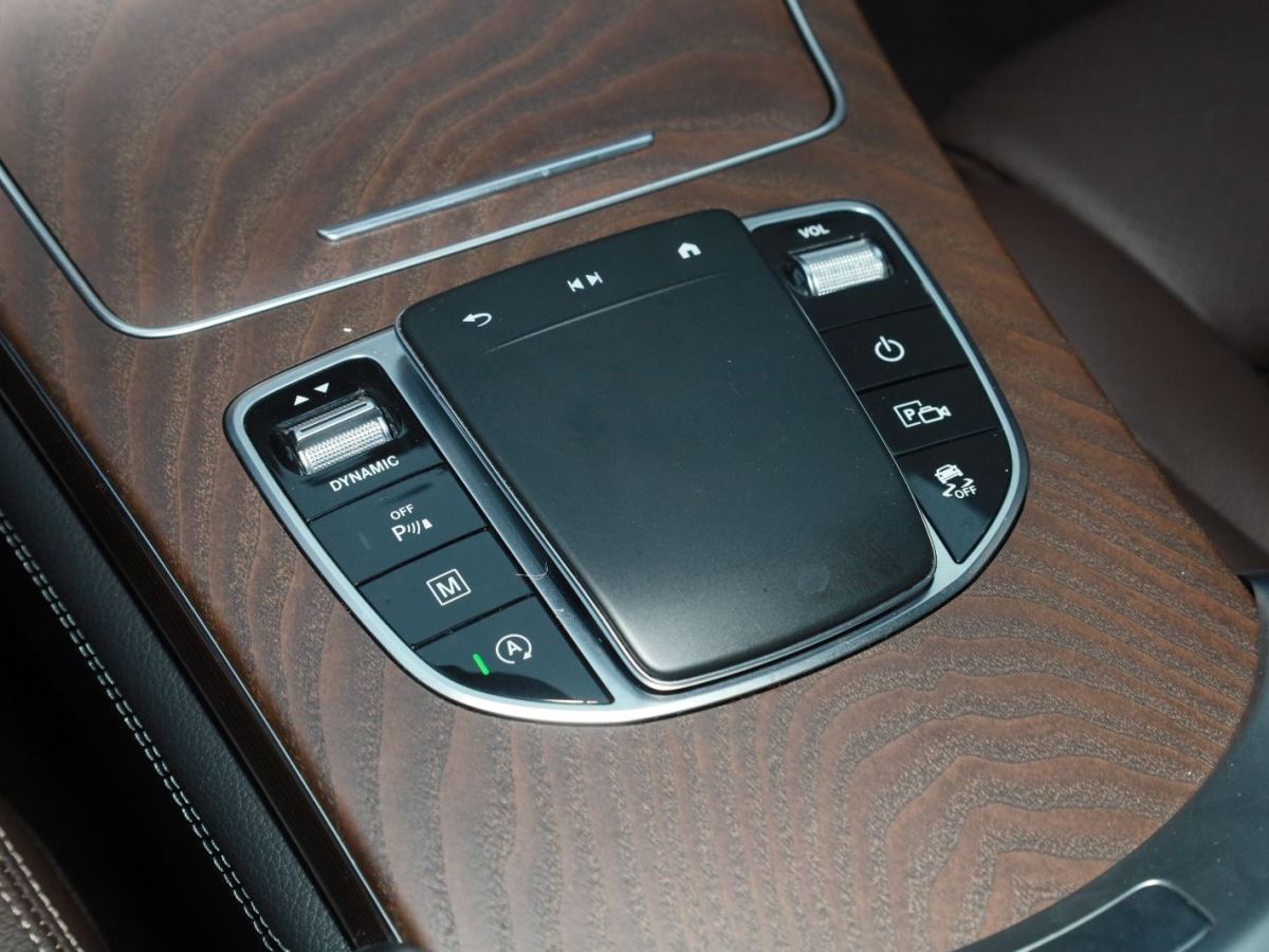 奔驰 奔驰GLC  2022款 改款 GLC 300 L 4MATIC 动感型图片
