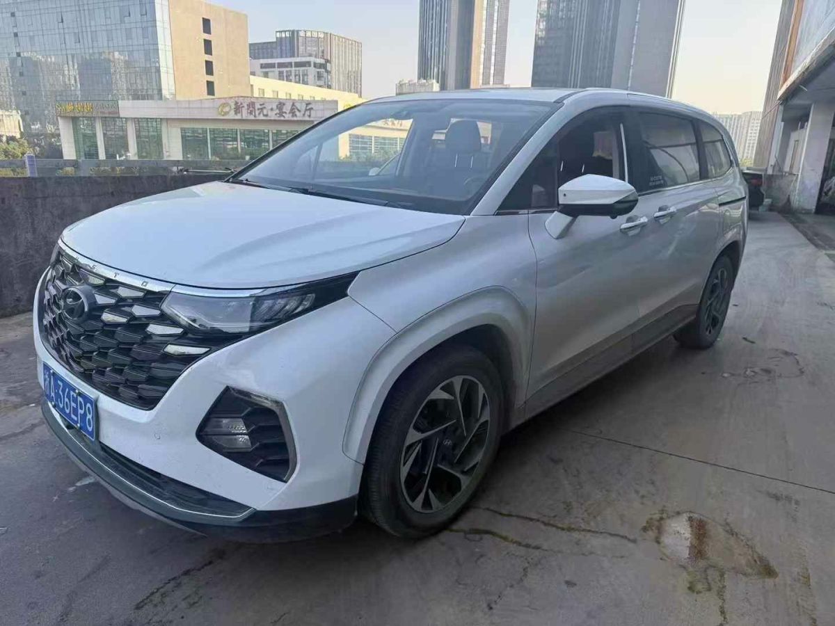 現(xiàn)代 伊蘭特  2021款 1.5L LUX尊貴版圖片