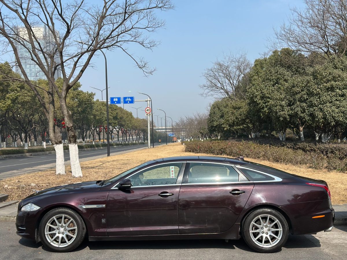 捷豹 XJ  2015款 XJL 3.0 SC 典雅商務(wù)80周年典藏版圖片