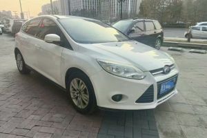 ?？怂?福特 兩廂經(jīng)典 1.8L 手動(dòng)酷白典藏版