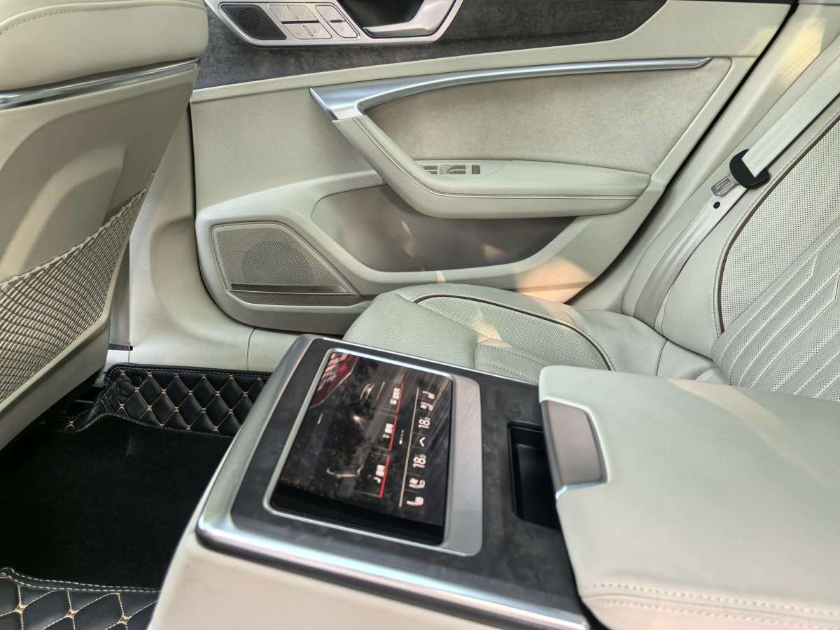 奧迪 奧迪A6L  2022款 55 TFSI quattro 旗艦致雅型圖片