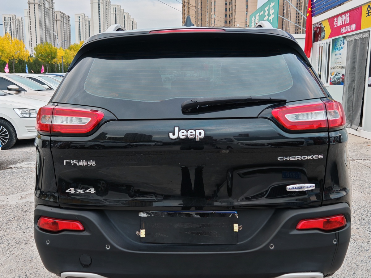 Jeep 自由光  2016款 2.4L 專業(yè)版圖片