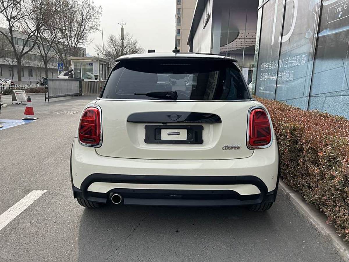 MINI MINI  2022款 改款 1.5T COOPER 經(jīng)典派圖片