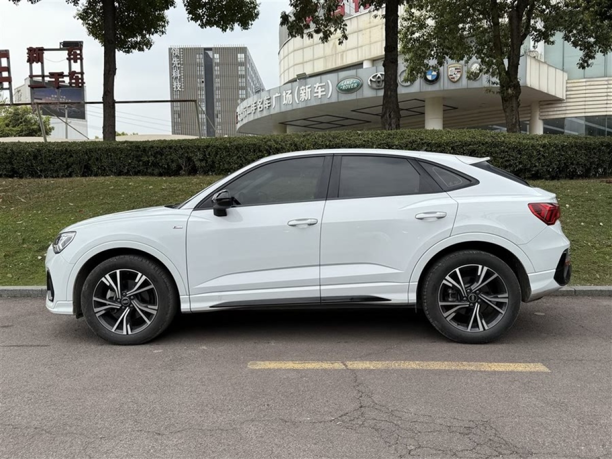 奧迪 奧迪Q3  2022款 40 TFSI 時尚動感型圖片
