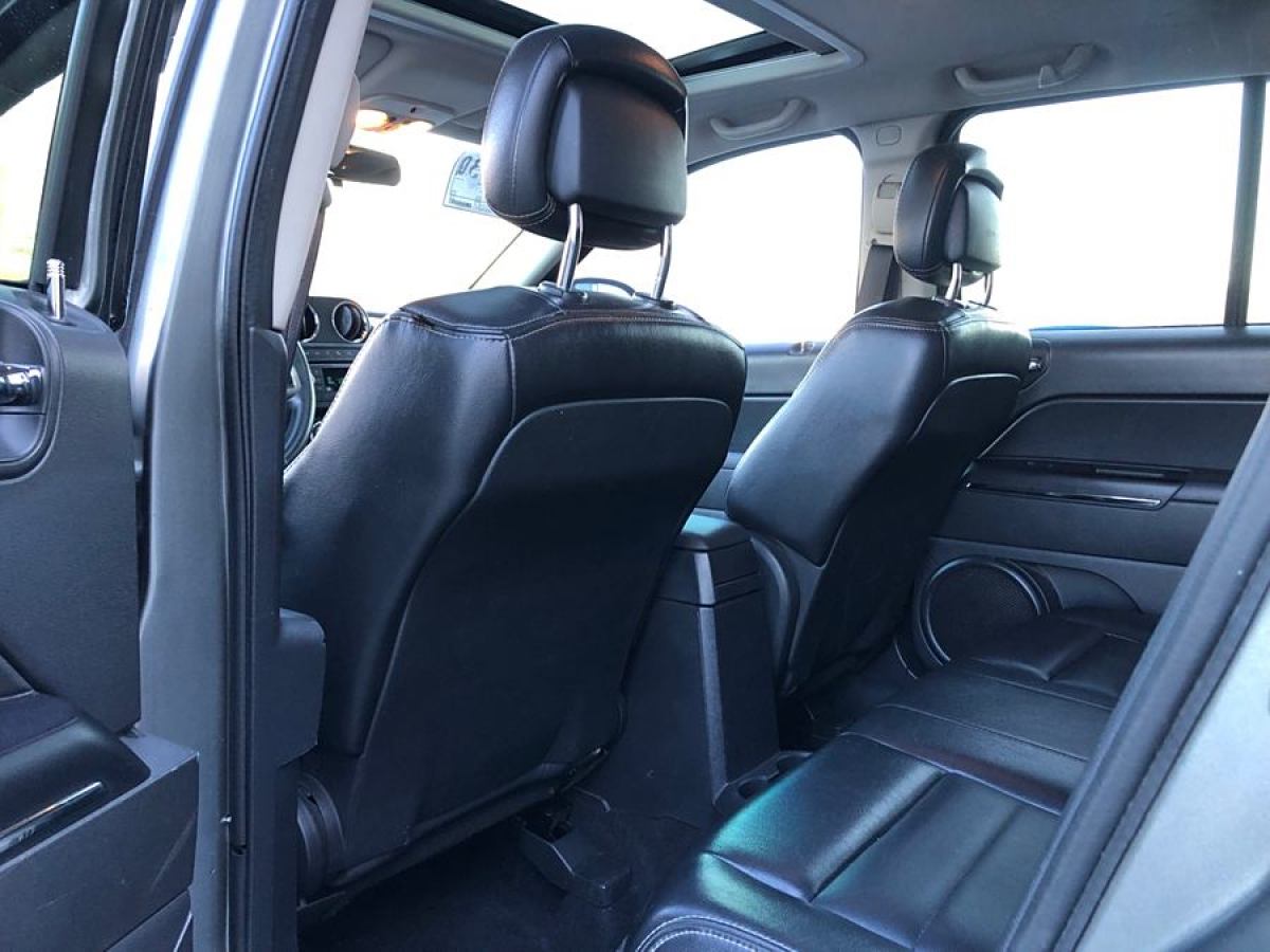 Jeep 指南者  2012款 2.4L 四驅運動版圖片