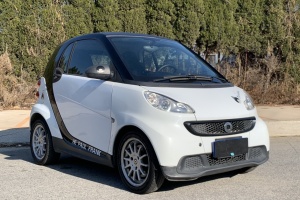 fortwo smart 1.0 MHD 新年特別版