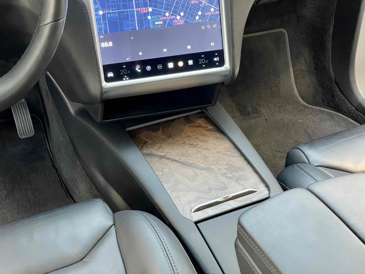 特斯拉 Model X  2016款 Model X 90D圖片